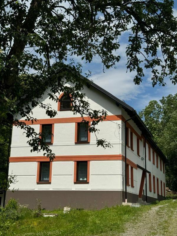 Aparthotel Tkalcovna U Zlateho Potoka Dobrany  Zewnętrze zdjęcie